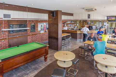 Merimbula Hotel - Accommodation Nelson Bay 2