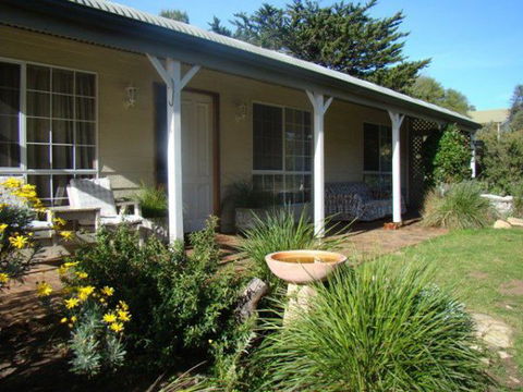 Peppertree Cottage - Accommodation Nelson Bay 0