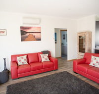 RED FIN part of BLUE FIN HOLIDAY HOMES - Accommodation Nelson Bay