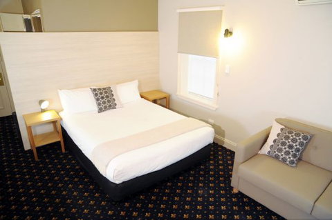 Sovereign Hill Hotel - Accommodation Nelson Bay 2