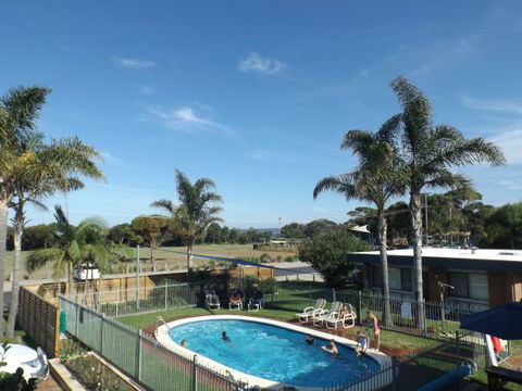 Surfside Holiday Apartments - Accommodation Nelson Bay 1