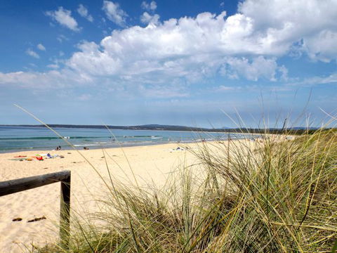 Surfside Holiday Apartments - Accommodation Nelson Bay 5