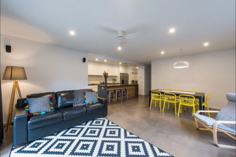 The Bright House - Accommodation Nelson Bay 3