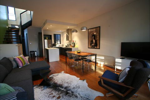 Two Five Zero / Richmond - Accommodation Nelson Bay 1