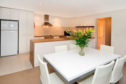 Unit 5 Wyuna Queenscliff - Nelsons Bay Accommodation 0