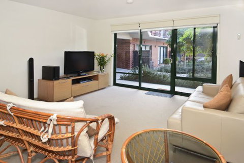 Unit 5 Wyuna Queenscliff - Nelsons Bay Accommodation 1