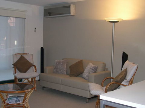 Unit 5 Wyuna Queenscliff - Nelsons Bay Accommodation 2