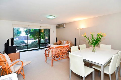 Unit 5 Wyuna Queenscliff - Nelsons Bay Accommodation 6
