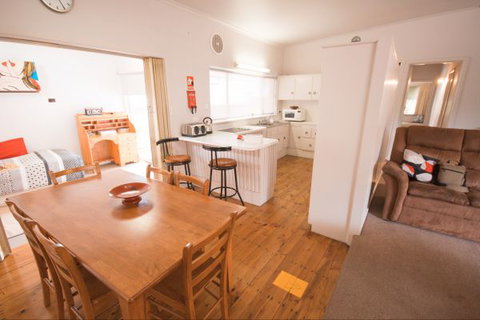 Wang Stays And Short Stops - Accommodation Nelson Bay 3