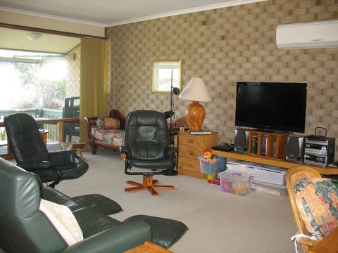 100 Gold Coast Drive, Carrickalinga - Accommodation Nelson Bay 3