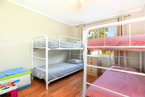 Ariadne - A Hop Skip And A Jump To The Beach With Sea Views - Accommodation Nelson Bay 8