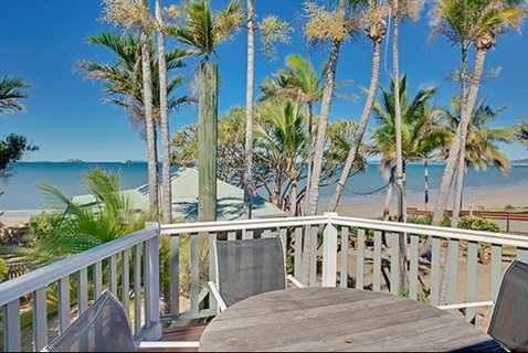 Beachfront Zilzie Holiday Home And Cottage - Accommodation Nelson Bay 3