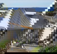 Blue Pacific Holiday Units - Nelson Bay Accommodation.com