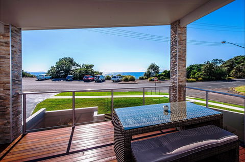 Escape At Nobbys - Accommodation Nelson Bay 2