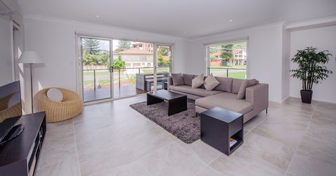 Escape At Nobbys - Accommodation Nelson Bay 5