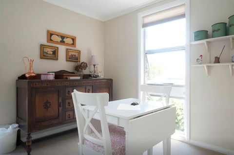 Every Man And His Dog Vineyard - Accommodation Nelson Bay 2