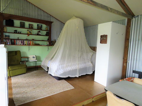 Fig Tree Retro Studio - Accommodation Nelson Bay 5