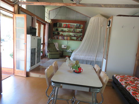 Fig Tree Retro Studio - Accommodation Nelson Bay 7
