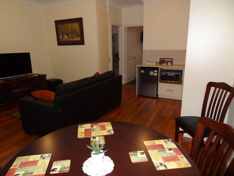 Hahndorf Oak Tree Cottages - Nelson Bay Accommodation.com 4