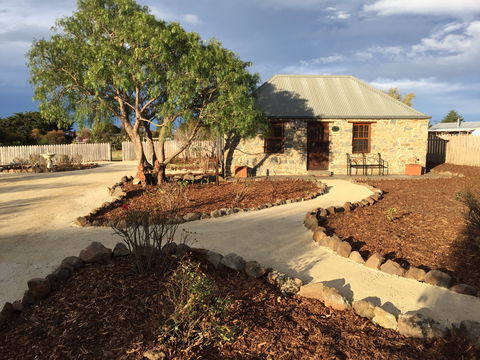 Keefers Cottage - Accommodation Nelson Bay 0