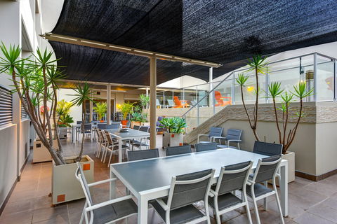 Mercure Centro Hotel Port Macquarie - Accommodation Nelson Bay 3