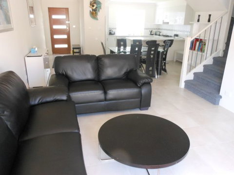 Oaklands Junction - Accommodation Nelson Bay 1