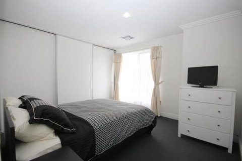 Oaklands Junction - Accommodation Nelson Bay 3