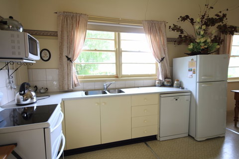Rostrata Country House - Accommodation Nelson Bay 6