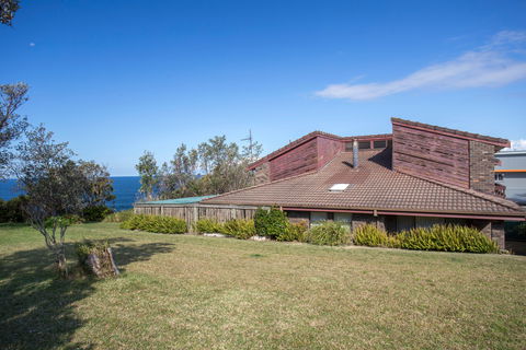 Stunning Clifftop - Accommodation Nelson Bay 0