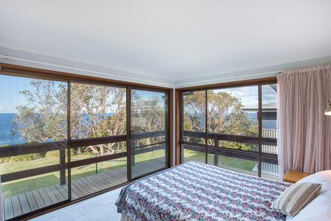 Stunning Clifftop - Accommodation Nelson Bay 7