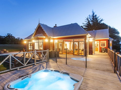The Peninsula Experience - Accommodation Nelson Bay 0