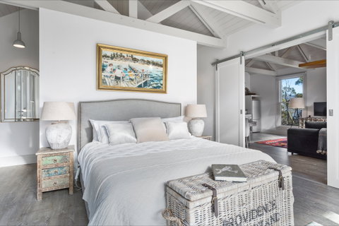 The Peninsula Experience - Accommodation Nelson Bay 2