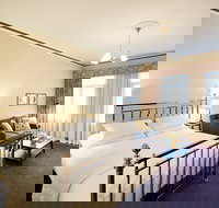 The Settlement Hotel - Accommodation Nelson Bay