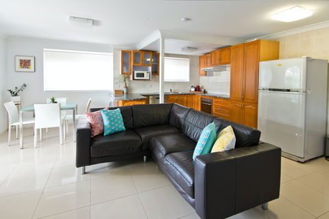 Wynnum Bayside Apartments - Accommodation Nelson Bay 7