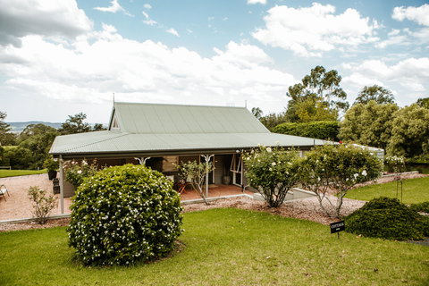 Yellow Dog Cottage - Accommodation Nelson Bay 9