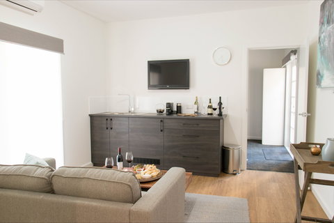 A Coonawarra Experience - Accommodation Nelson Bay 3