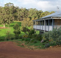 Blue House Bed and Breakfast - Accommodation Nelson Bay