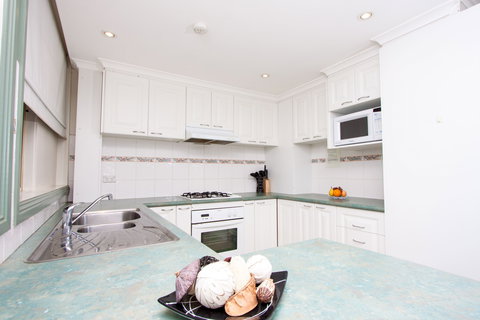 Canberra Short Term And Holiday Accommodation - Accommodation Nelson Bay 4