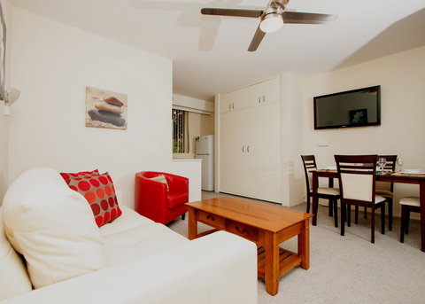 Canberra Short Term And Holiday Accommodation - Accommodation Nelson Bay 8