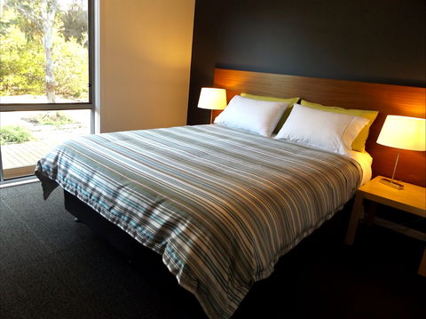 Coorong Waterfront Retreat - Accommodation Nelson Bay 2