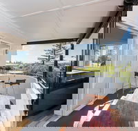 Cottesloe Beach Deluxe Apartment - Accommodation Nelson Bay