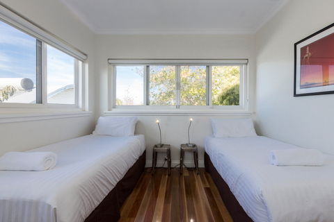 Cottesloe Beach Deluxe Apartment - Accommodation Nelson Bay 5