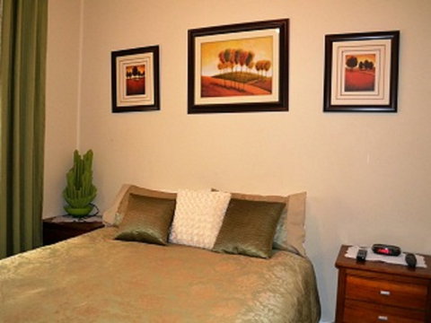 Explorers - Nelsons Bay Accommodation 6