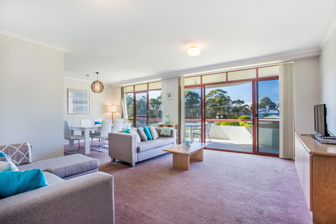 Fathoms 8 - Accommodation Nelson Bay 2
