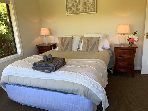 Hahndorf Luxury Lodge - Nelson Bay Accommodation.com 1