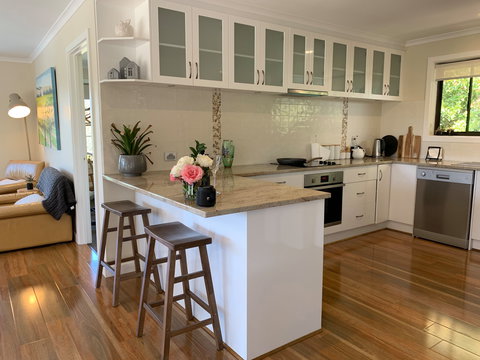 Hahndorf Luxury Lodge - Nelson Bay Accommodation.com 2