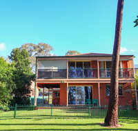 Kingfisher Lakehouse - Accommodation Nelson Bay