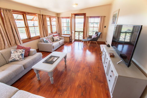 Old Swanport General Store - Accommodation Nelson Bay 7