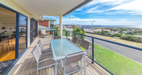 Serenity On Stacey - Accommodation Nelson Bay 3