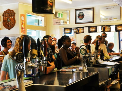 The Eltham Hotel - Accommodation Nelson Bay 2